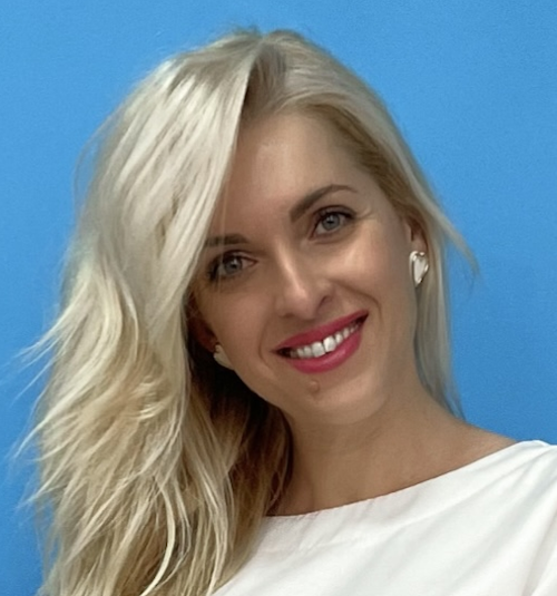 ЗАХАРОВА Олександра 